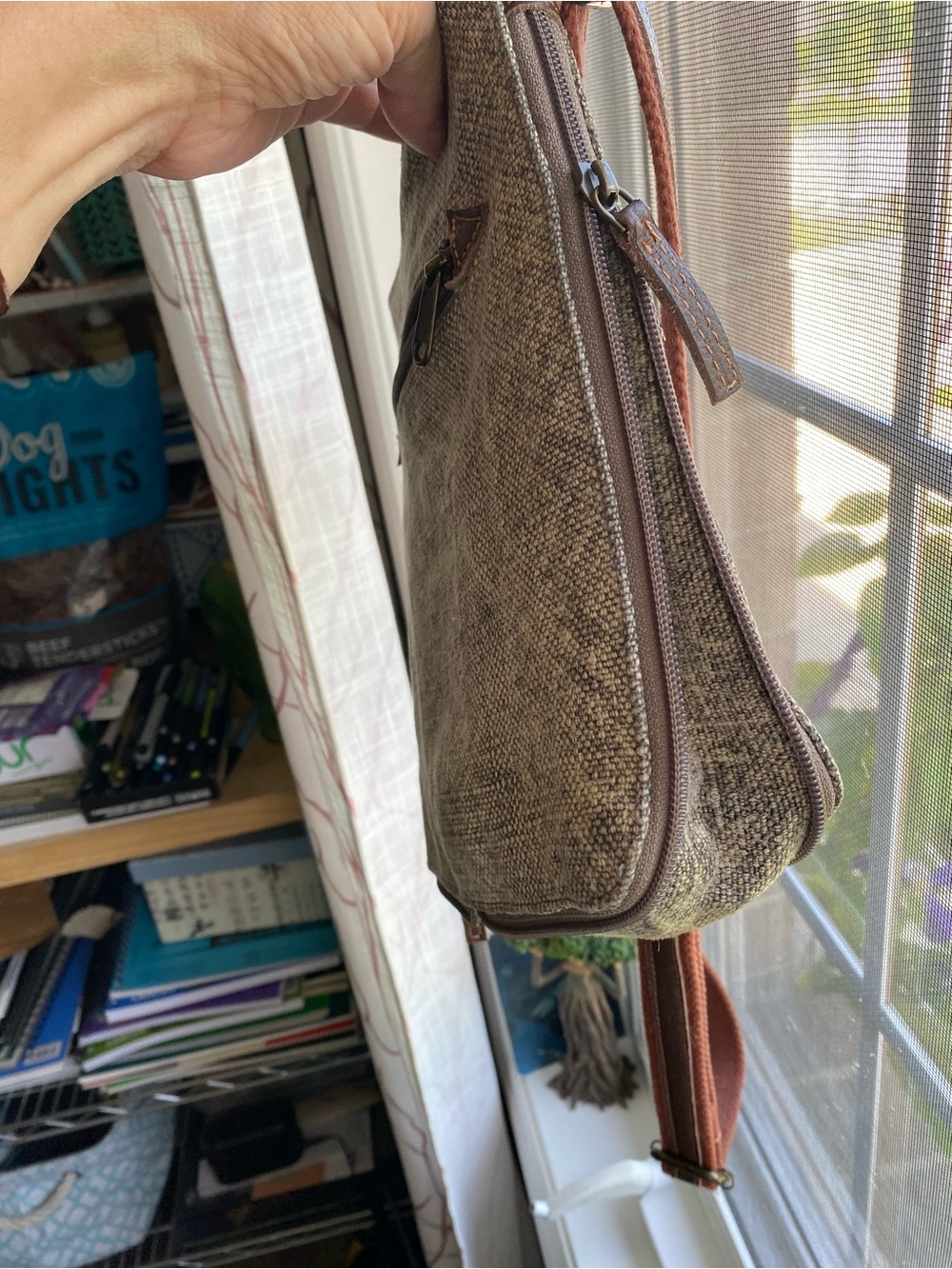 Handmade Hemp Crossbody Bucket Bag - Picture 3 of 7